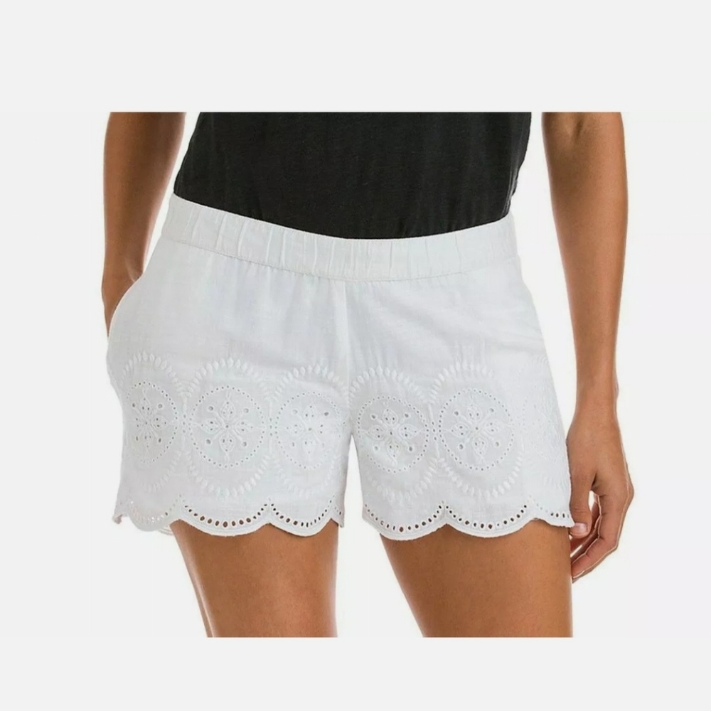 Vinyard vines eyelet lace cotton shorts. Size  small fits like medium .